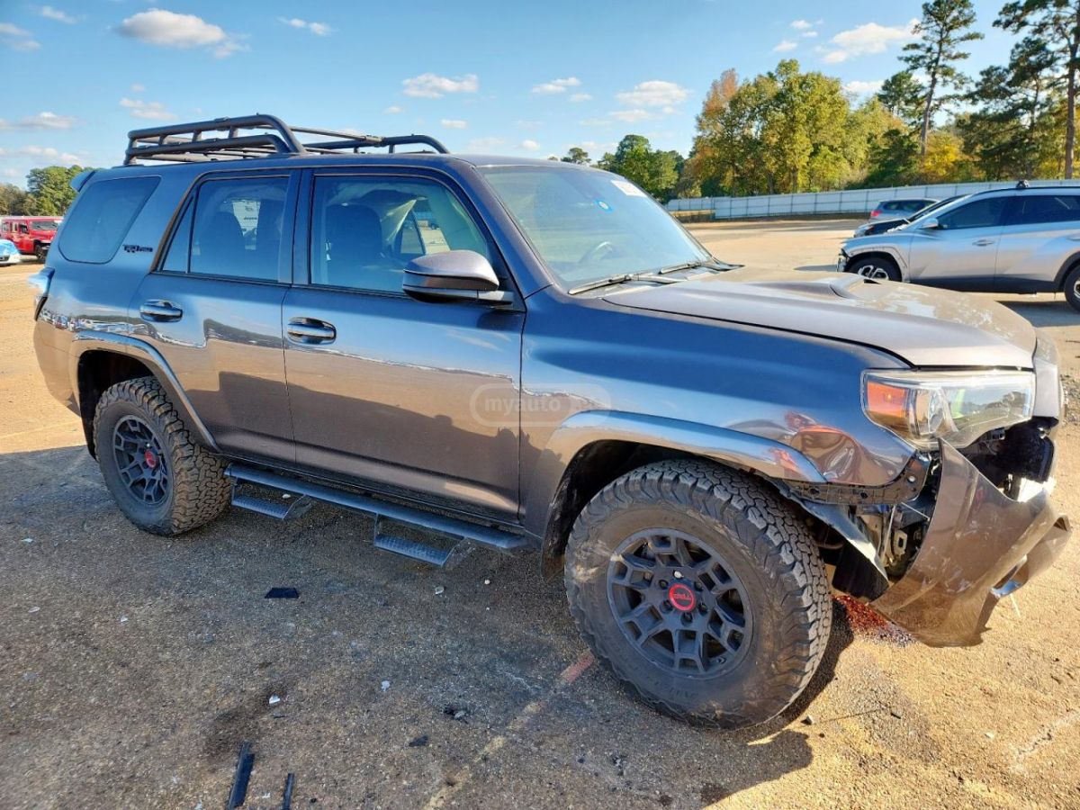 Toyota 4 Runner - фото 4