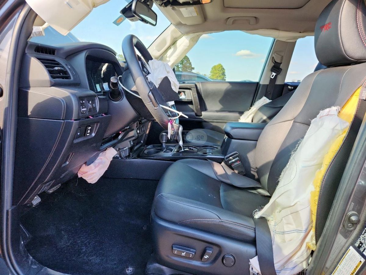 Toyota 4 Runner - фото 7