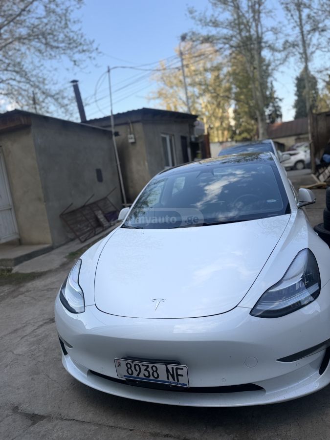Tesla Model 3 - фото 3