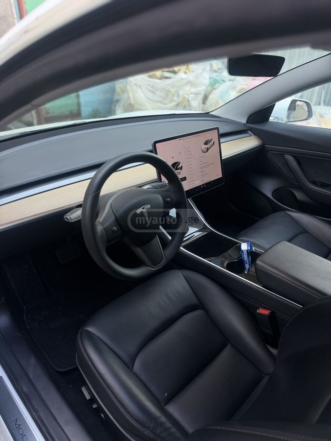 Tesla Model 3 - фото 7
