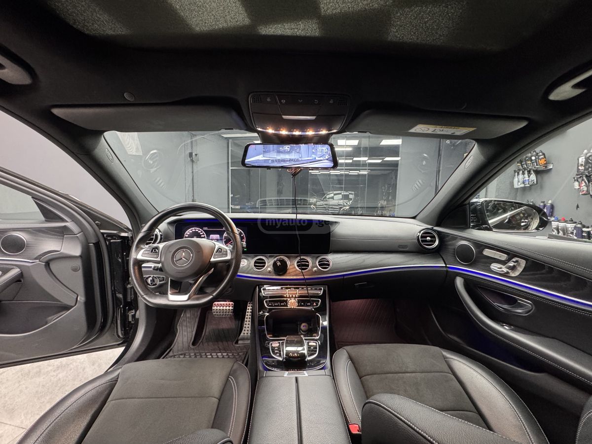 Mercedes-Benz E 250 - фото 1