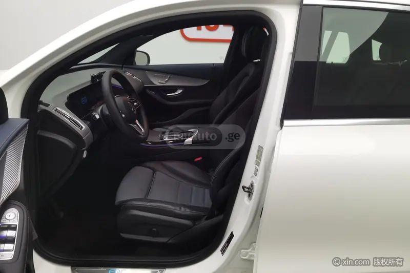 Mercedes-Benz EQC 2020 — миниатюра 12