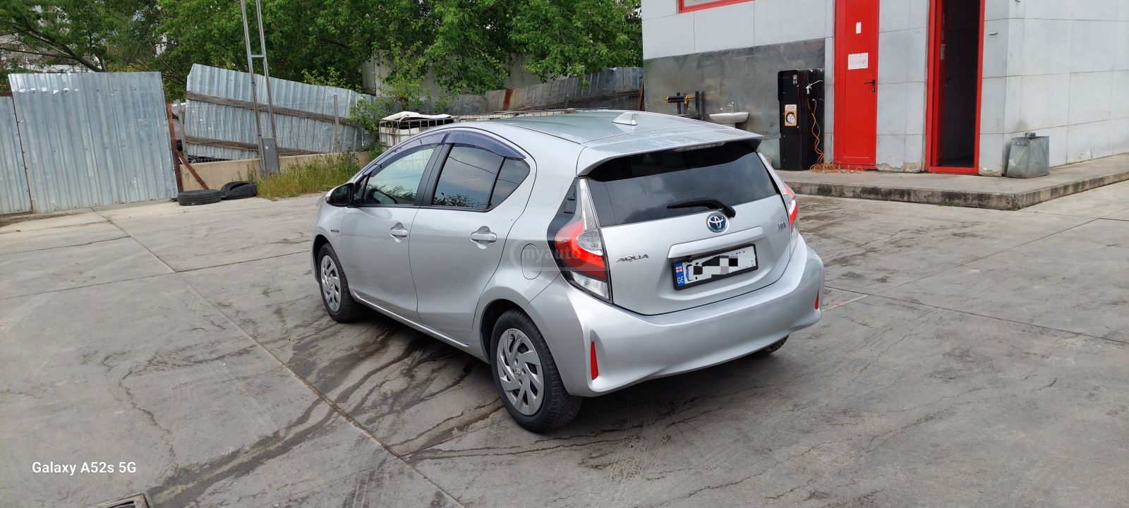 Toyota Aqua - фото 5