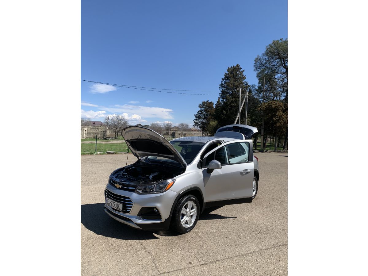 Chevrolet Trax - фото 1