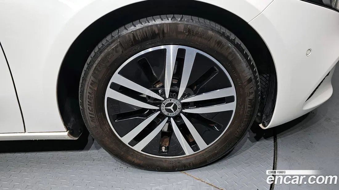 Mercedes-Benz A 45 AMG 2021 — миниатюра 5