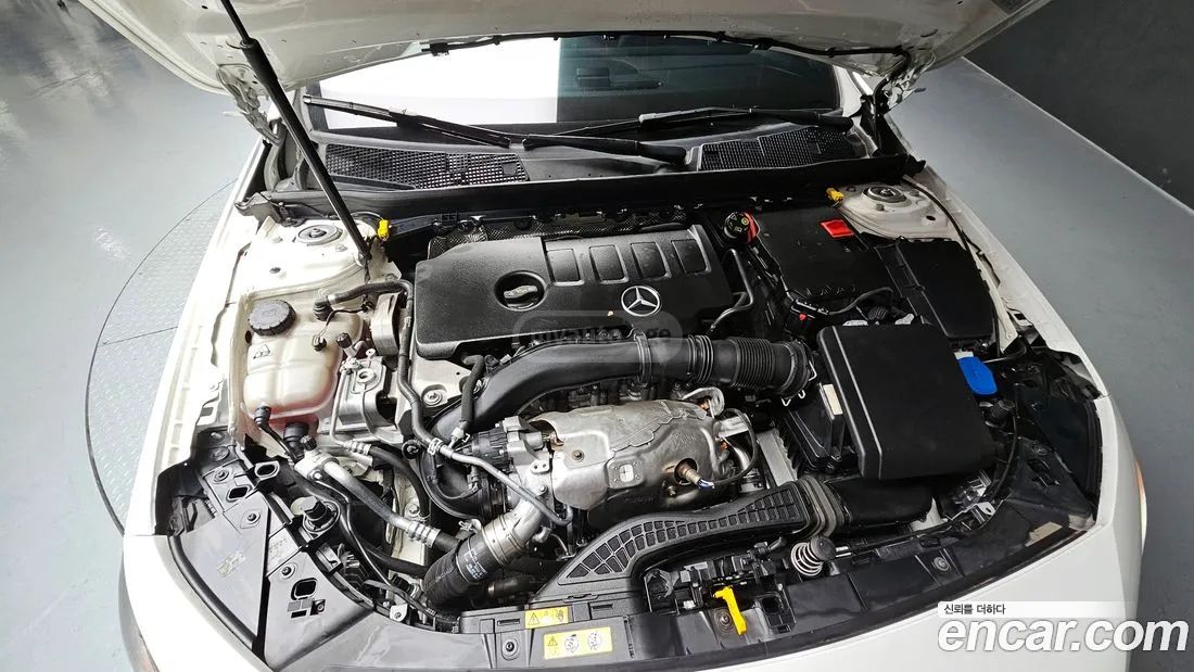 Mercedes-Benz A 45 AMG 2021 — миниатюра 6