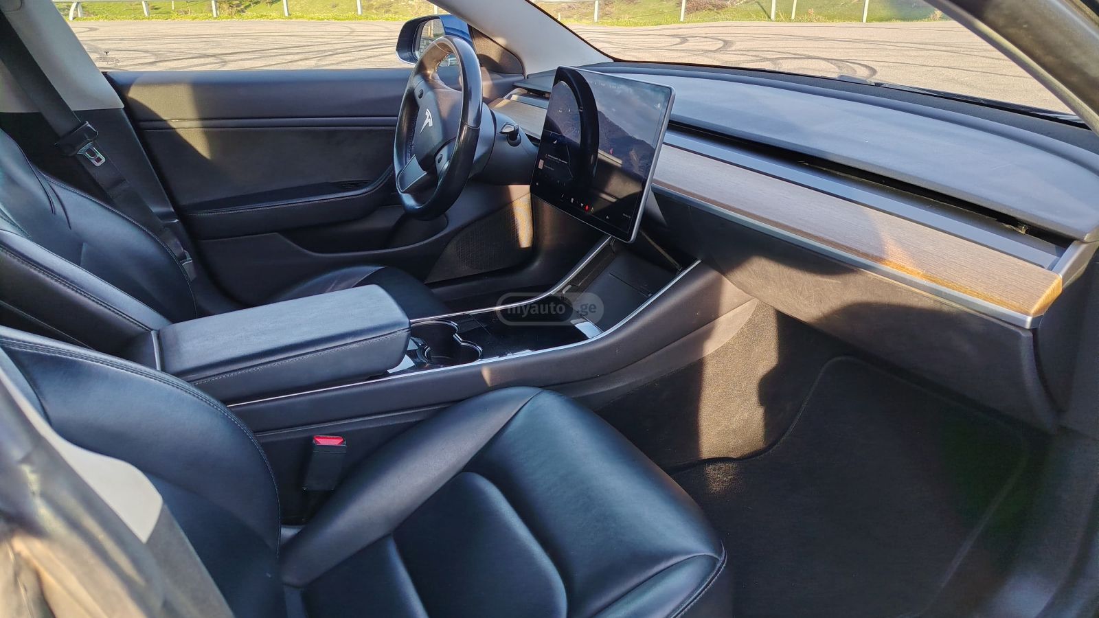 Tesla Model 3 - фото 6