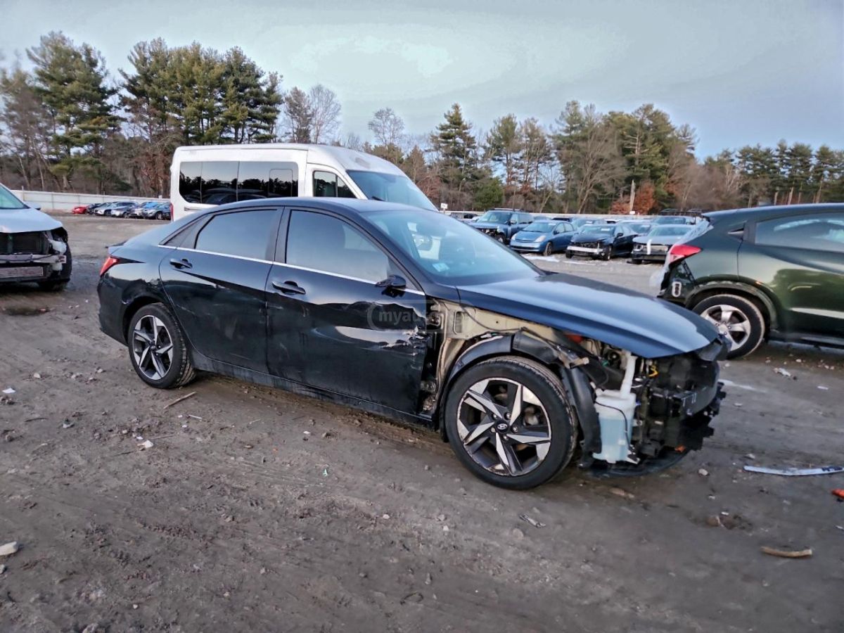 Hyundai Elantra - фото 4