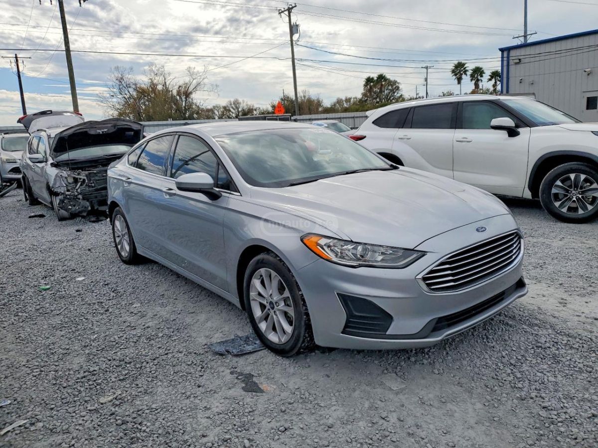 Ford Fusion - фото 4