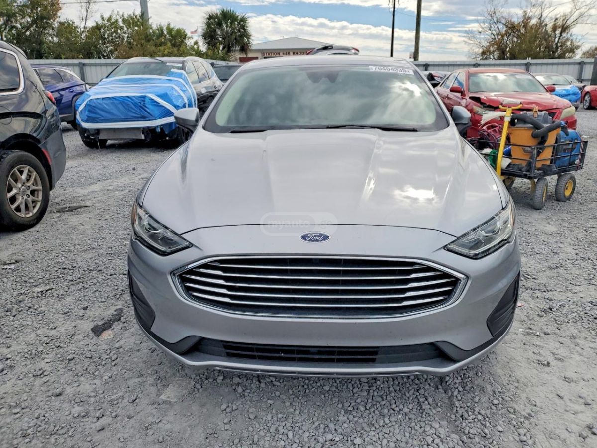 Ford Fusion - фото 5