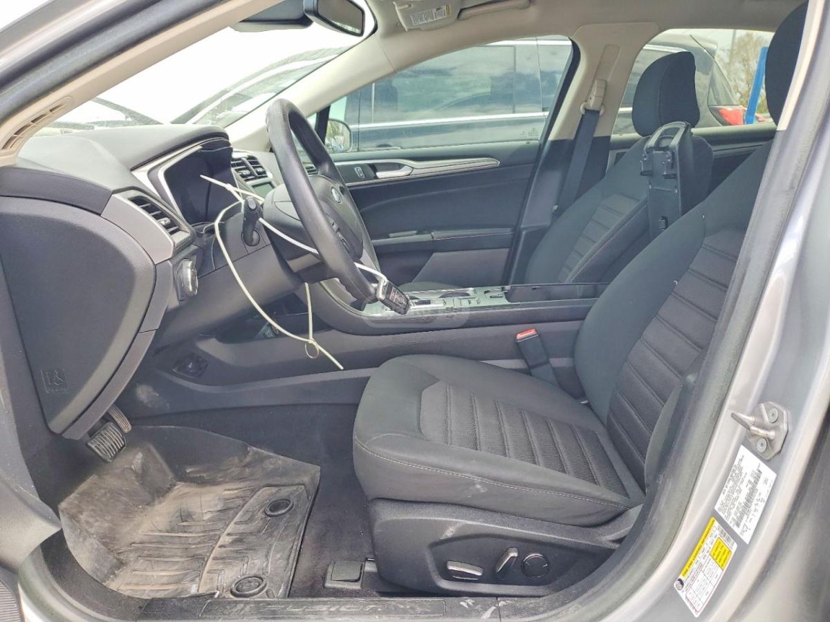 Ford Fusion - фото 7