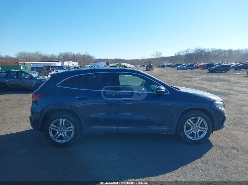 Mercedes-Benz GLA 250 - фото 2