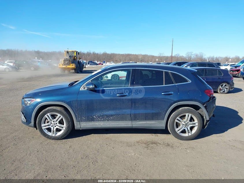 Mercedes-Benz GLA 250 - фото 3