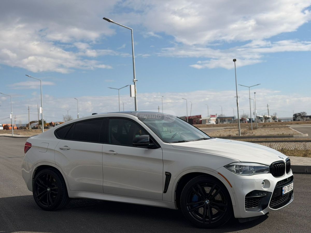 BMW X6 M - фото 12