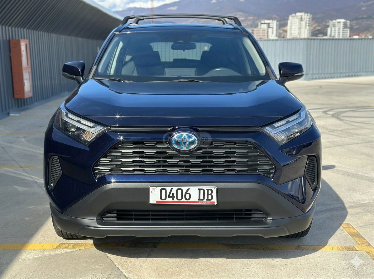 Toyota RAV 4 - фото 1