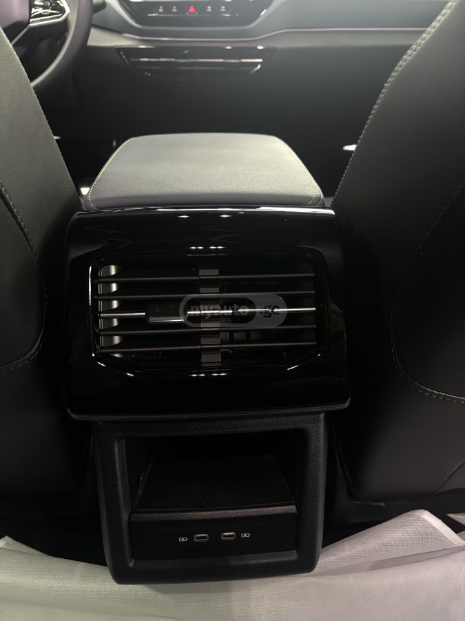 Volkswagen ID 4 - фото 12