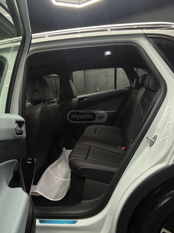 Volkswagen ID 4 - фото 8