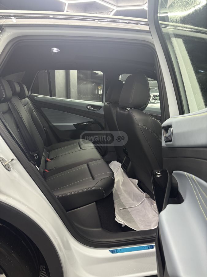 Volkswagen ID 4 - фото 9