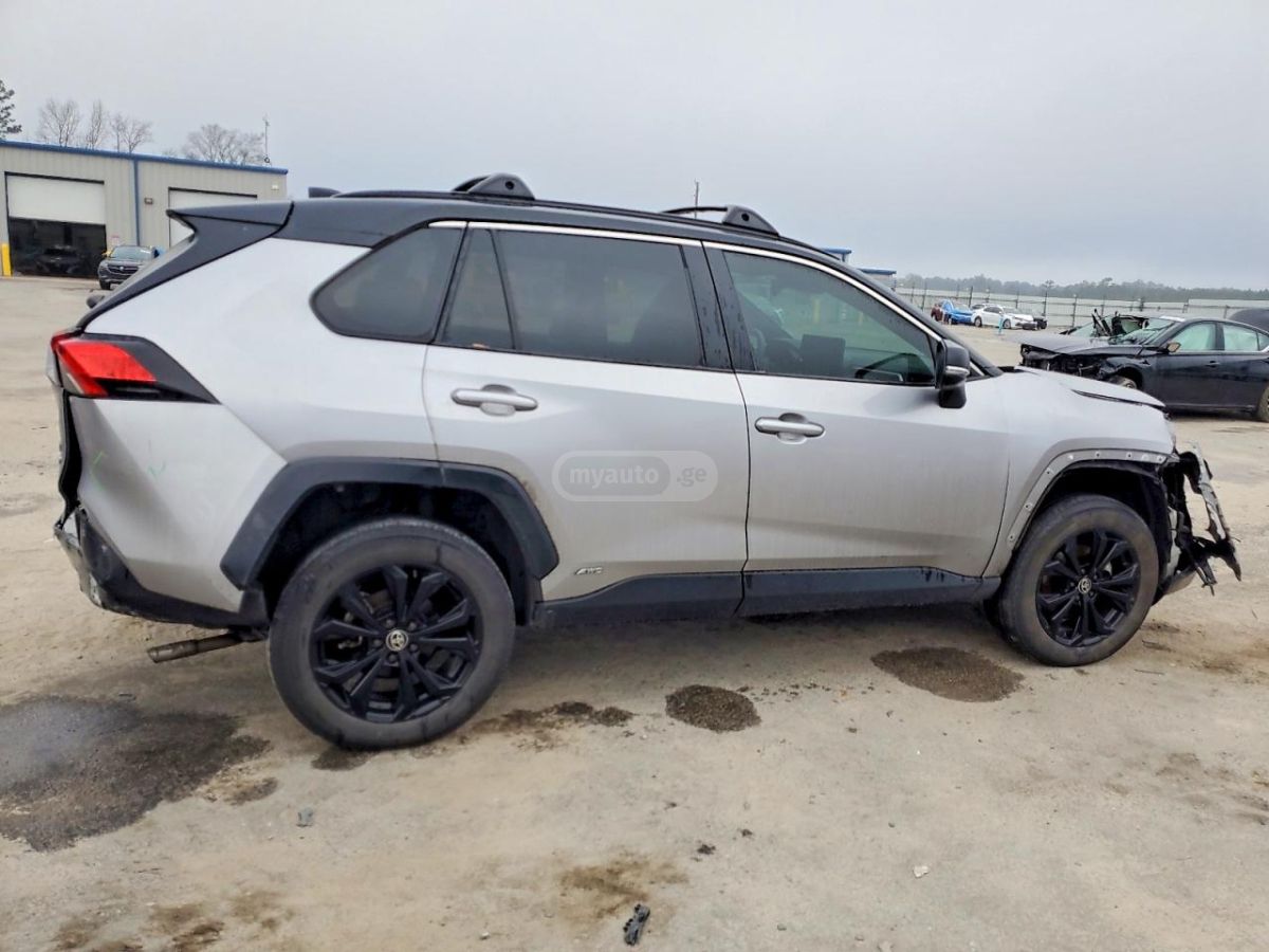 Toyota RAV 4 - фото 3