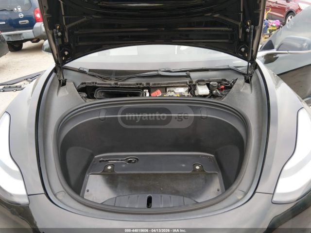 Tesla Model 3 - фото 13