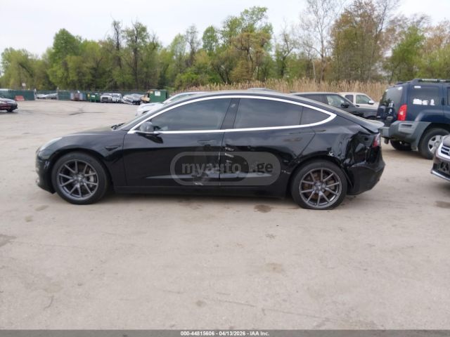 Tesla Model 3 - фото 5