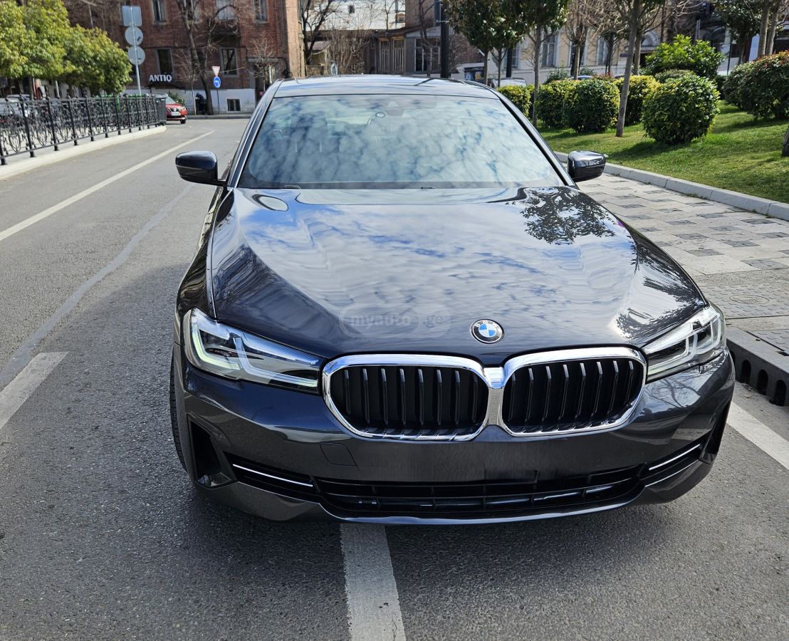 BMW xDrive 4dr All-Wheel Drive Sed — миниатюра 2