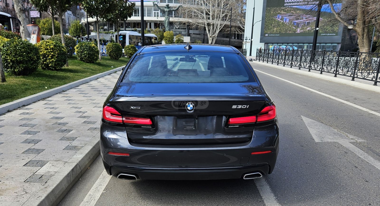 BMW xDrive 4dr All-Wheel Drive Sed — миниатюра 3