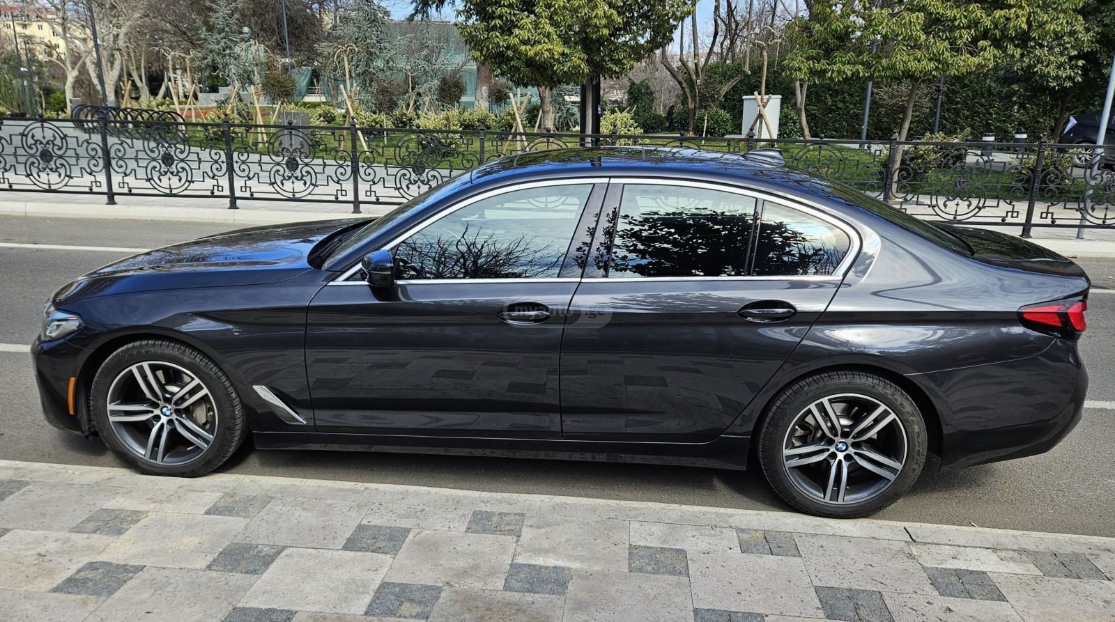 BMW xDrive 4dr All-Wheel Drive Sed — миниатюра 4