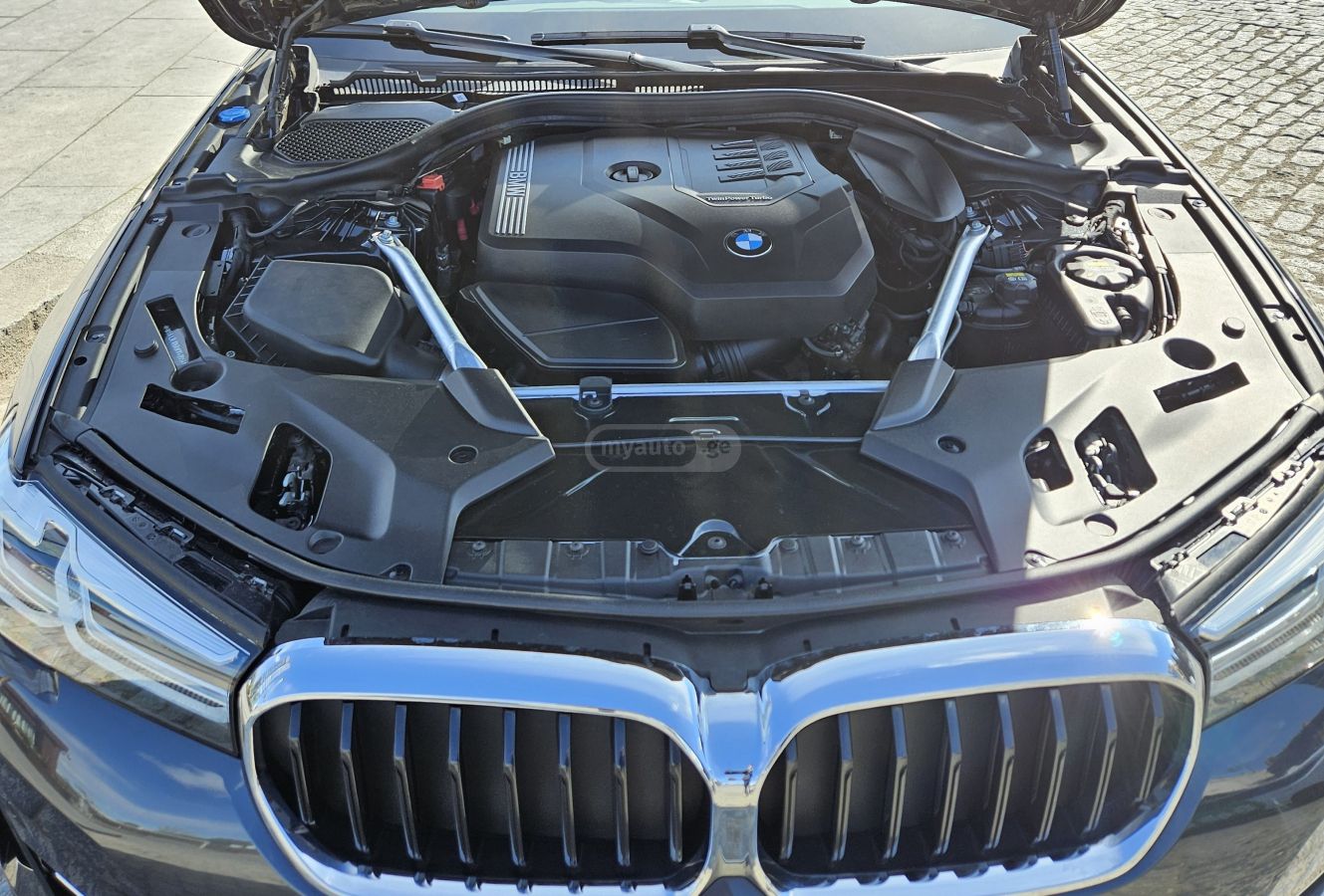 BMW xDrive 4dr All-Wheel Drive Sed — миниатюра 5