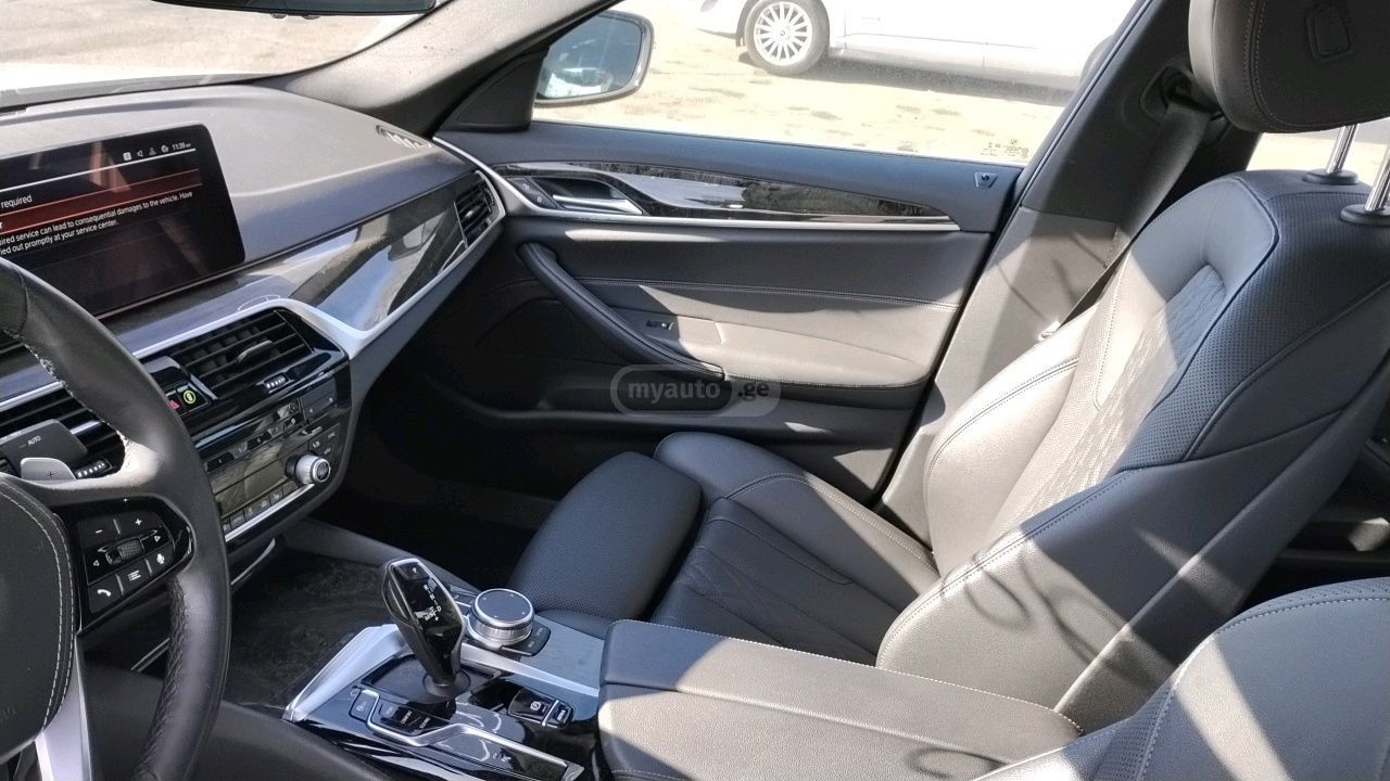 BMW xDrive 4dr All-Wheel Drive Sed — миниатюра 9