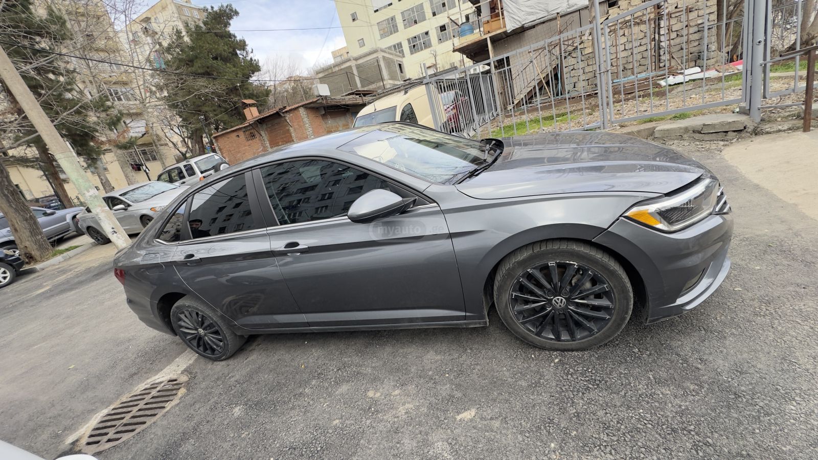 Volkswagen Jetta - фото 3