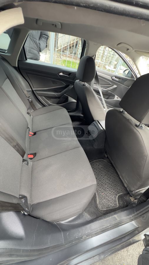 Volkswagen Jetta - фото 6