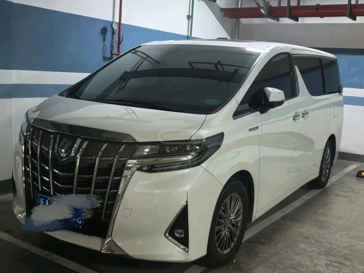 Toyota Alphard - фото 1