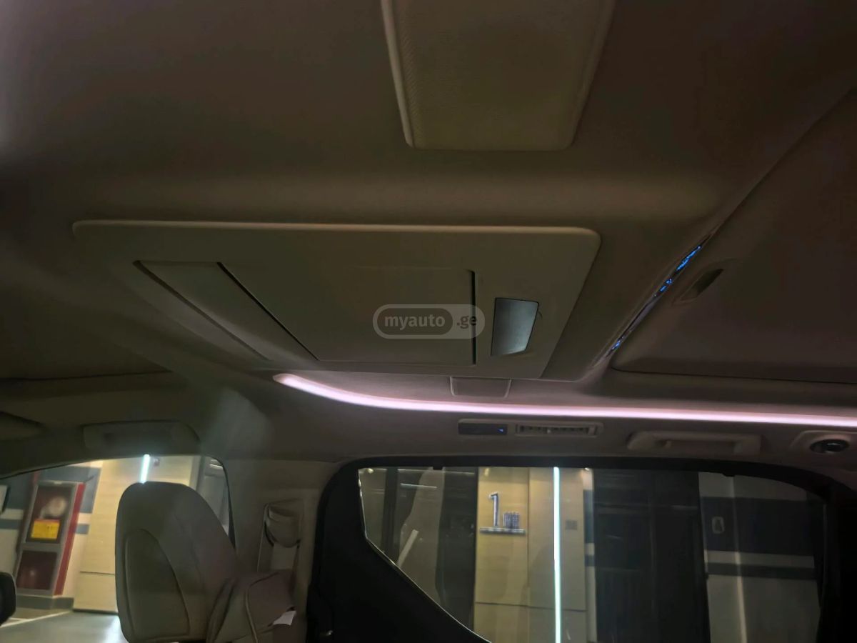 Toyota Alphard - фото 11