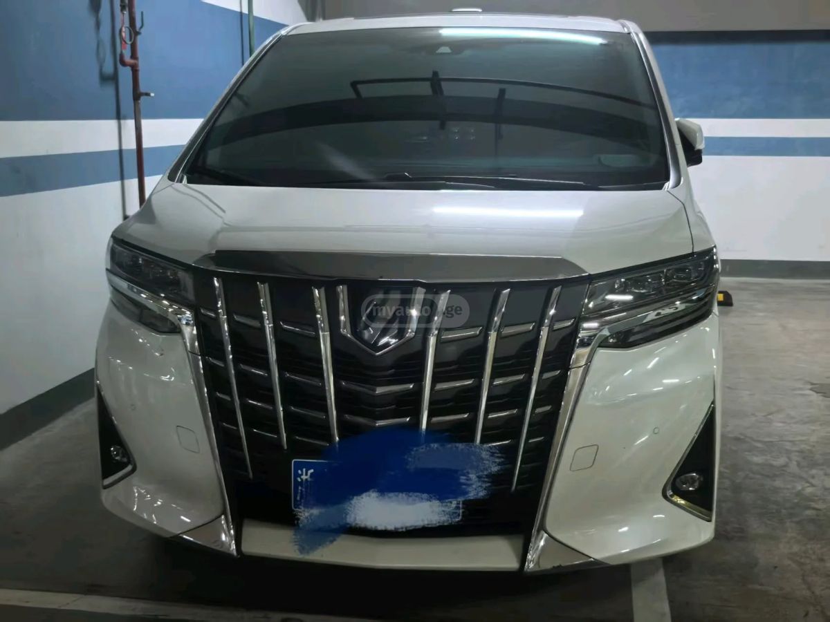 Toyota Alphard - фото 2