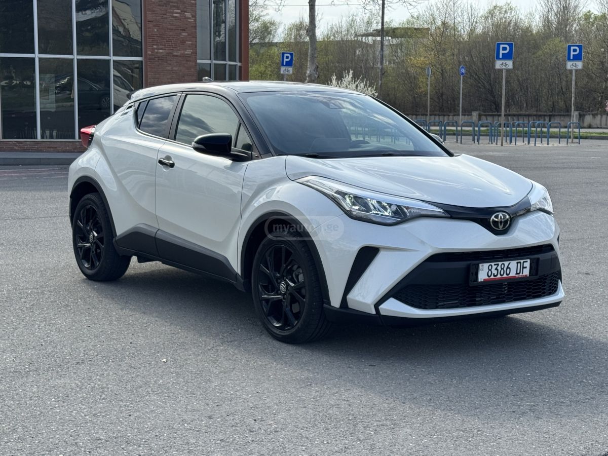 Toyota CHR - фото 1