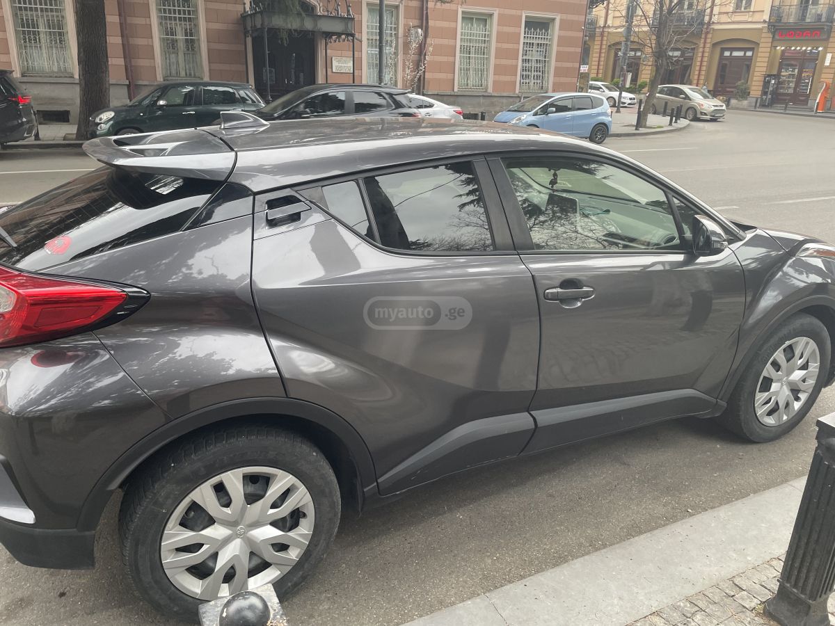 Toyota CHR - фото 2