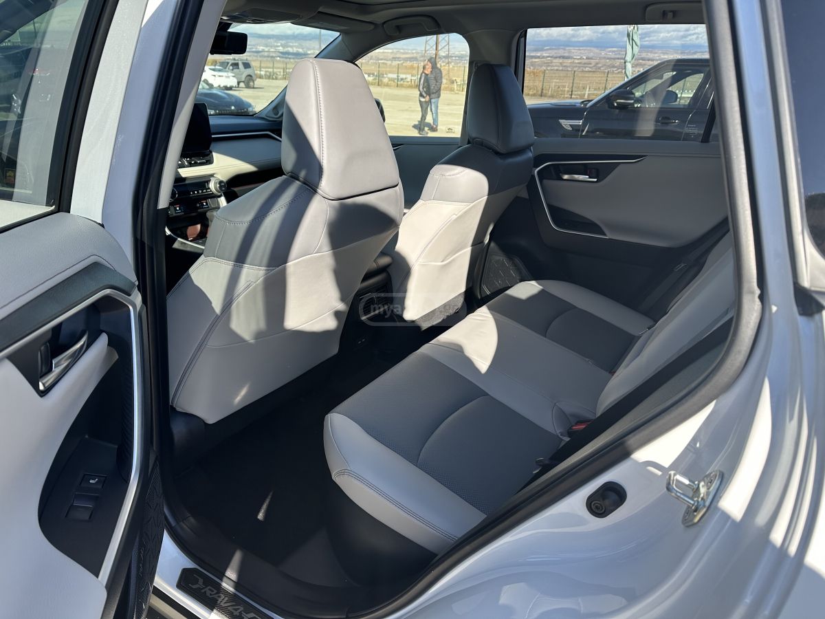 Toyota Limited 4dr All-Wheel Drive CV — миниатюра 6