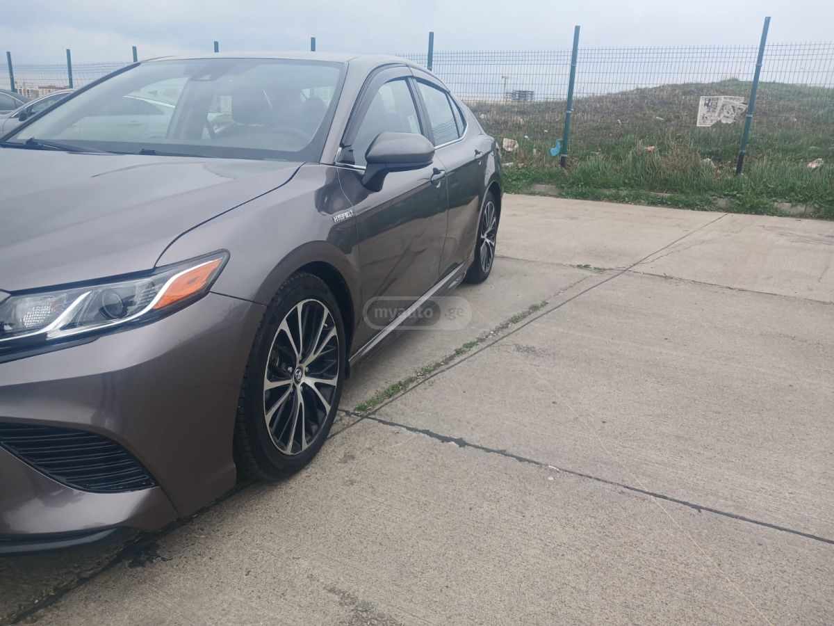 Toyota Camry - фото 4