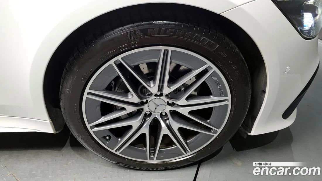 Mercedes-Benz AMG GT 53 - фото 5