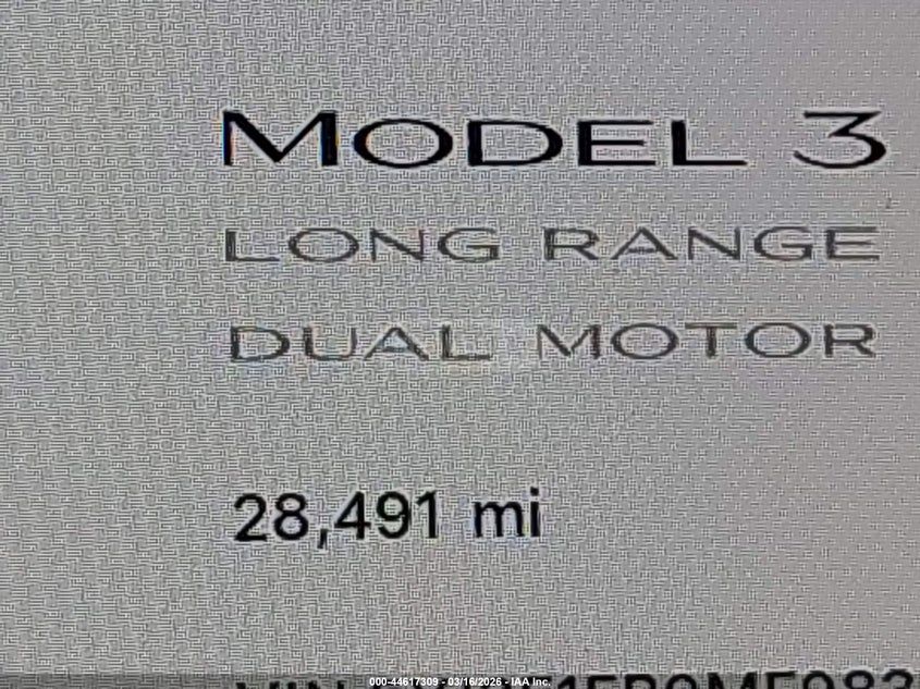 Tesla Model 3 - фото 12
