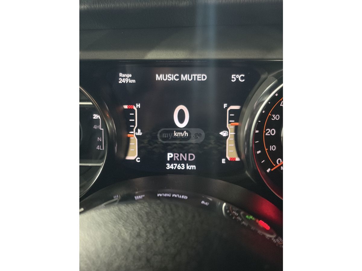 Jeep Gladiator - фото 10