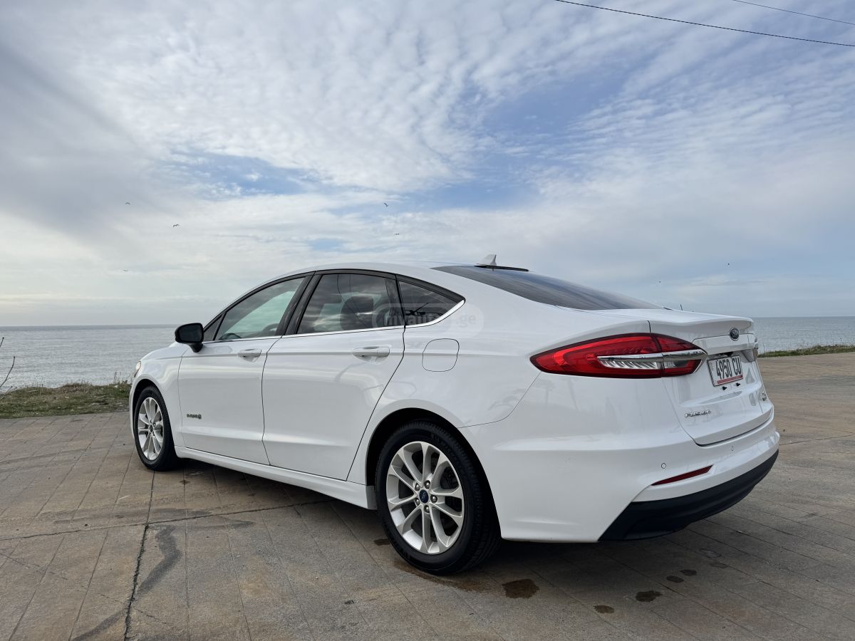 Ford Fusion - фото 5