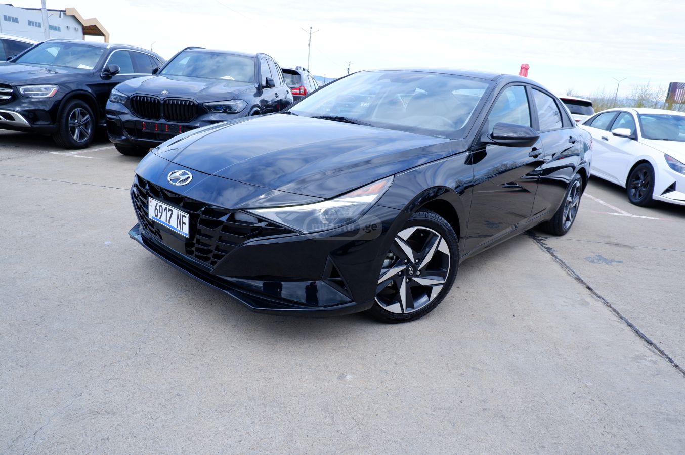 Hyundai Elantra - фото 1