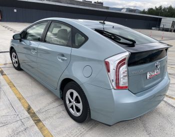 ToyotaPrius რესტაილინგი2014