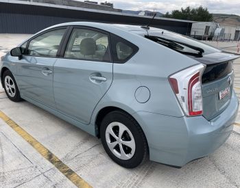 ToyotaPrius რესტაილინგი2014
