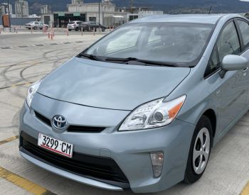 ToyotaPrius რესტაილინგი2014