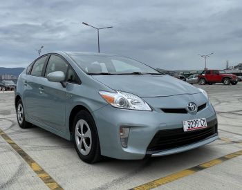 ToyotaPrius რესტაილინგი2014