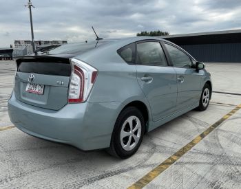 ToyotaPrius რესტაილინგი2014