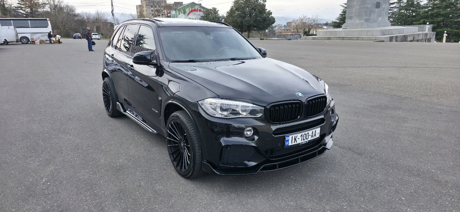 BMW X5 - фото 1